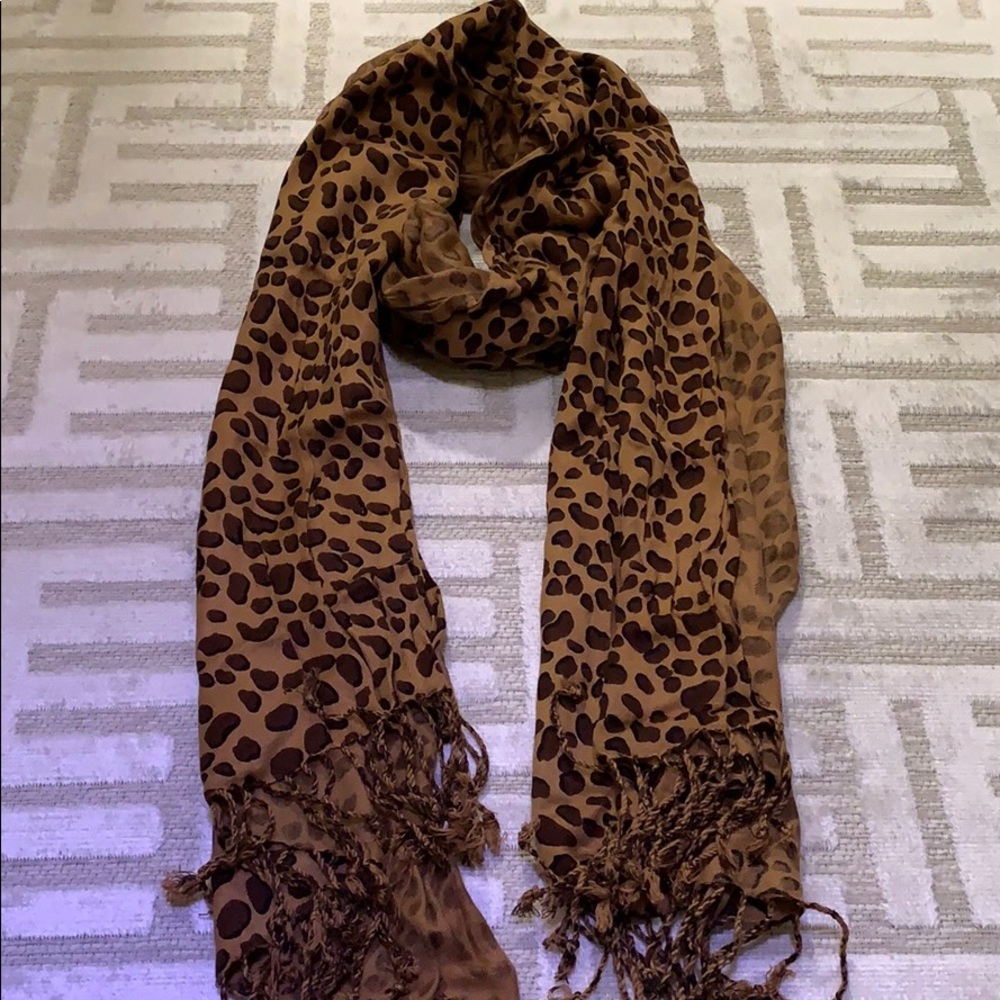 Leopard brown scarf